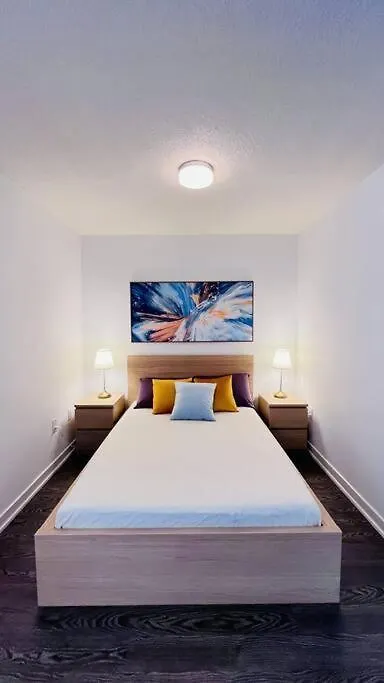 Downtown Toronto Condo, Free Indoor Parking With Amazing View Apartment