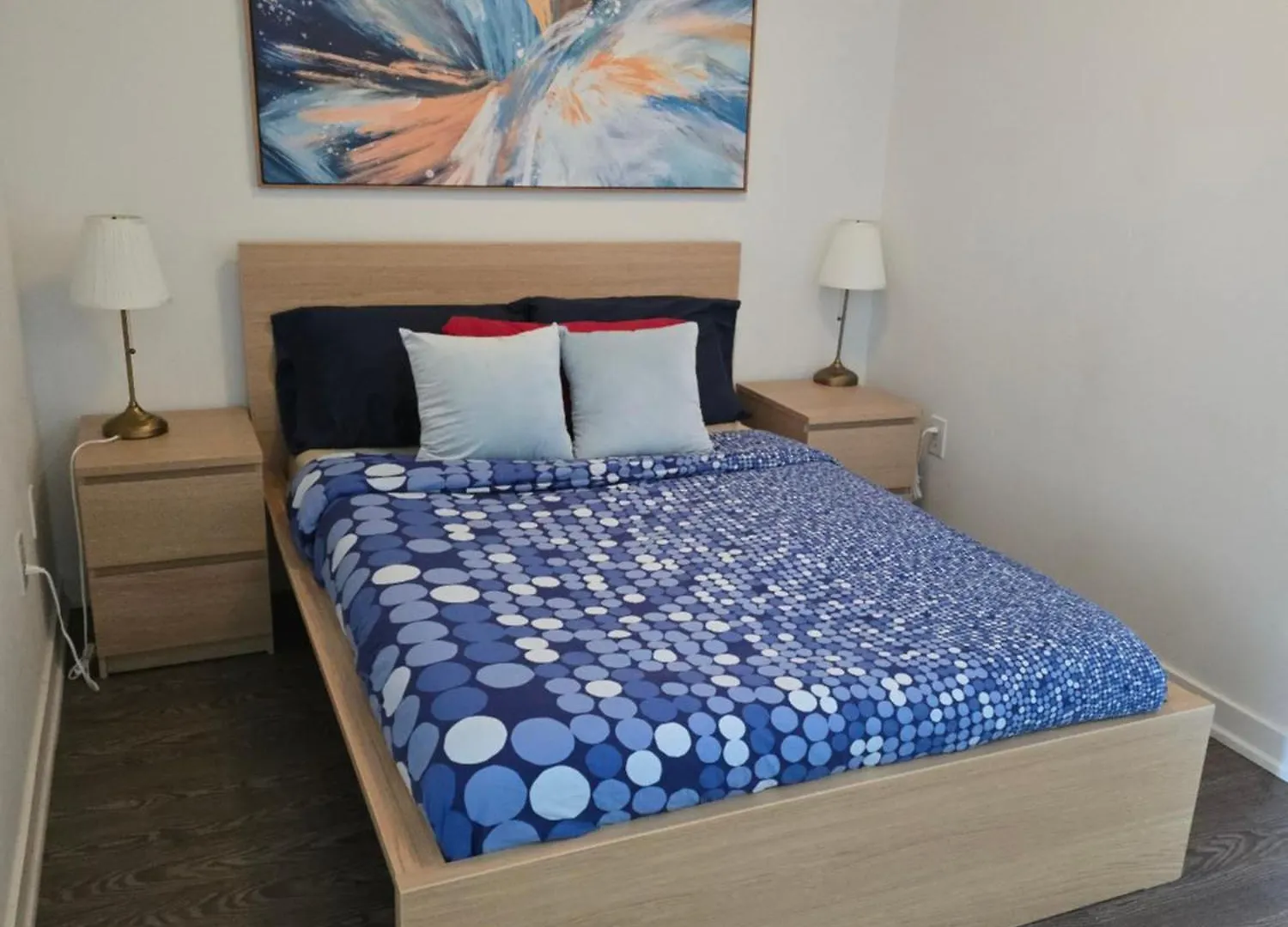 Downtown Toronto Condo, Free Indoor Parking With Amazing View