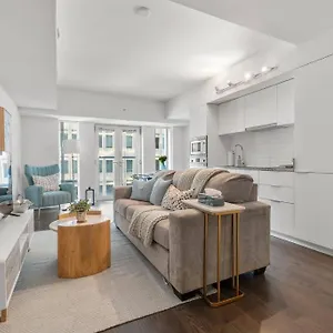  Apartment The Royal Nest In Downtown Toronto!