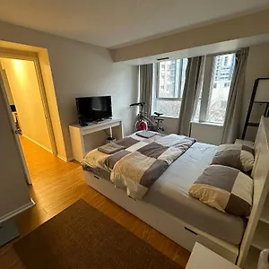  Apartment Location In Downtown- Walking To Eaton Centre, Nathan Phillips Square, Yonge-dundas, Ikea,transit