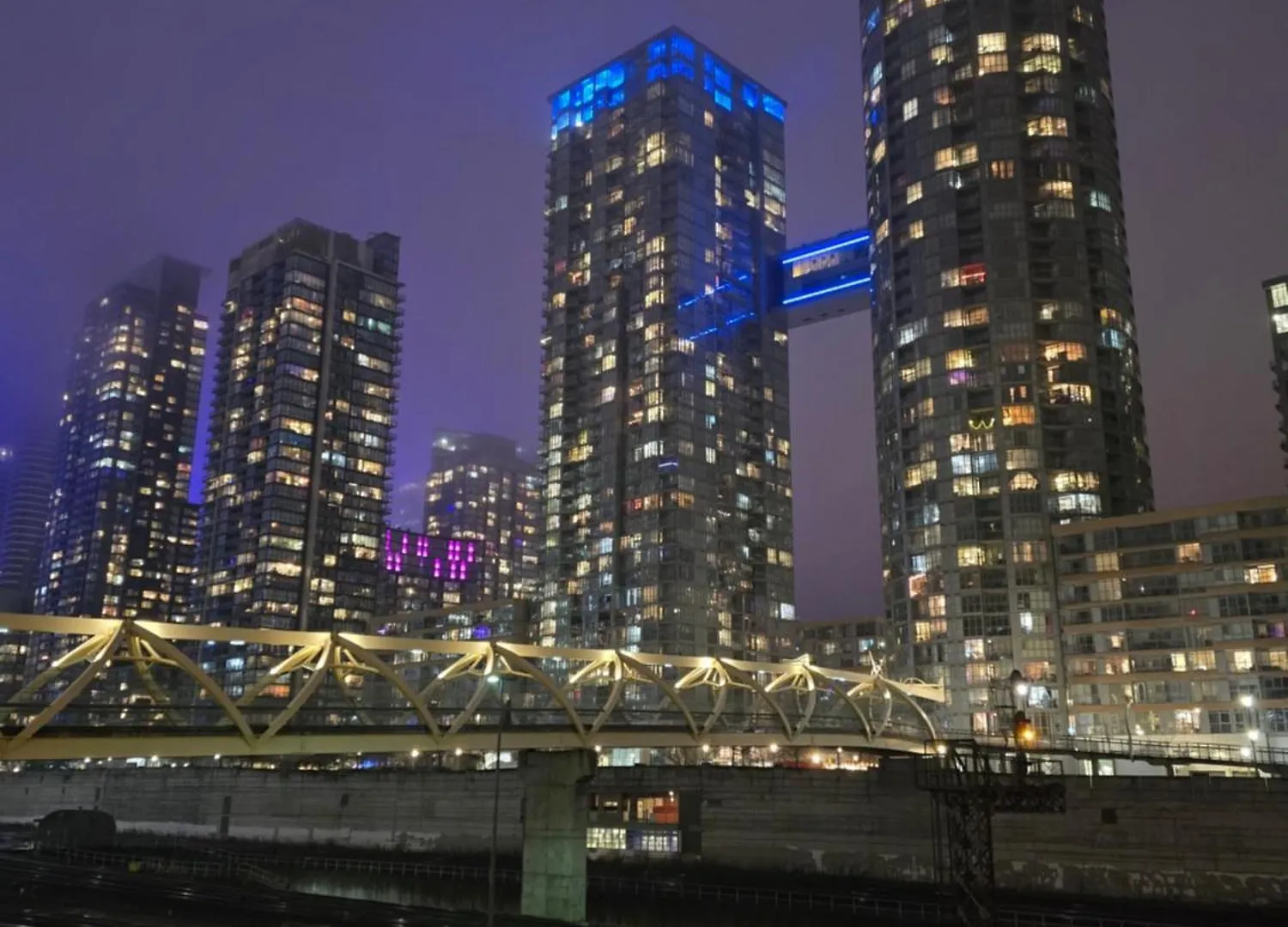 Downtown Toronto Condo, Free Indoor Parking With Amazing View contacts