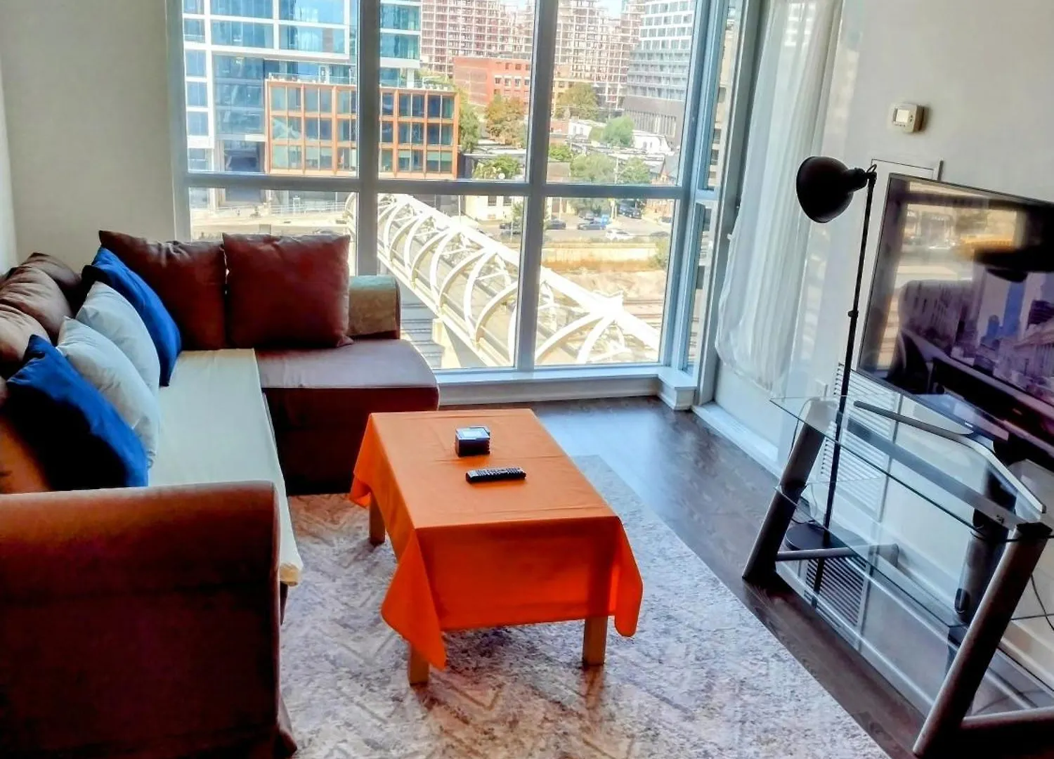 Apartment Downtown Toronto Condo, Free Indoor Parking With Amazing View